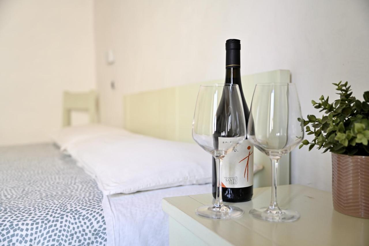 Al Vicoletto - Genuine Hospitality Bed & Breakfast ตอร์โตลี ภายนอก รูปภาพ