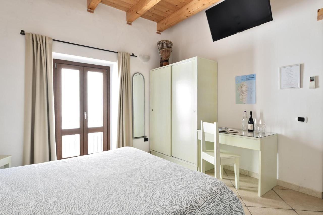 Al Vicoletto - Genuine Hospitality Bed & Breakfast ตอร์โตลี ภายนอก รูปภาพ