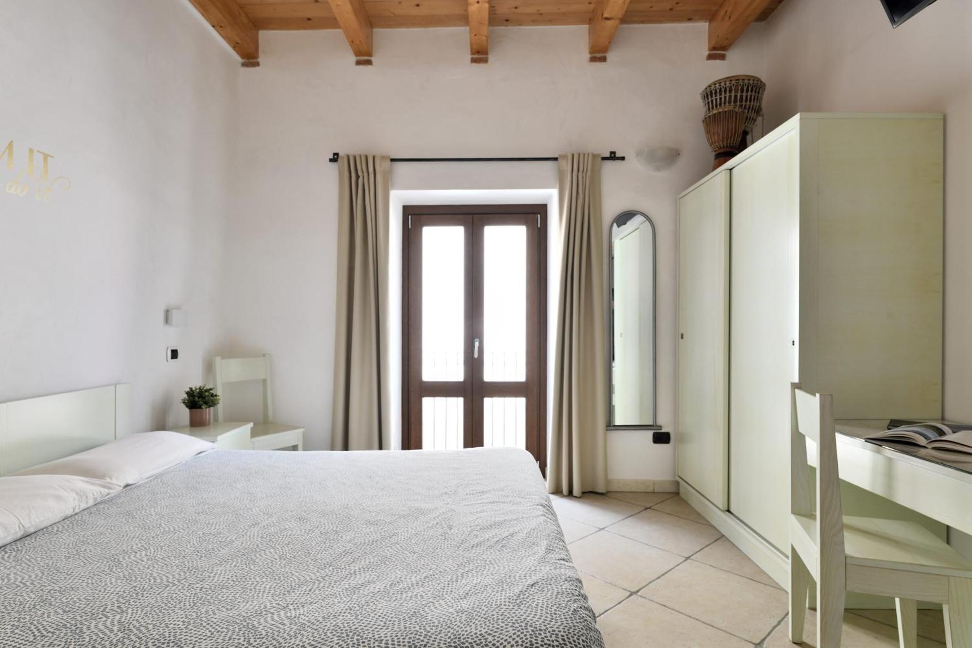 Al Vicoletto - Genuine Hospitality Bed & Breakfast ตอร์โตลี ภายนอก รูปภาพ